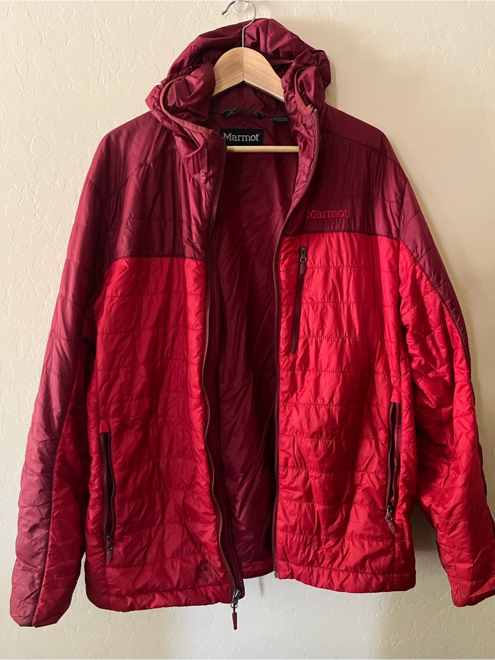 Marmot Two-Tone‎ Red Hooded Puffer Jacket Size L
